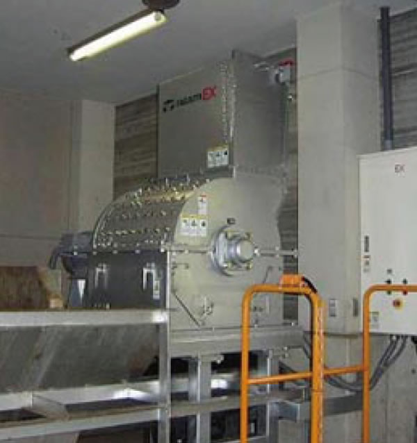 安装在堆肥发酵装置输送带的投入口位置